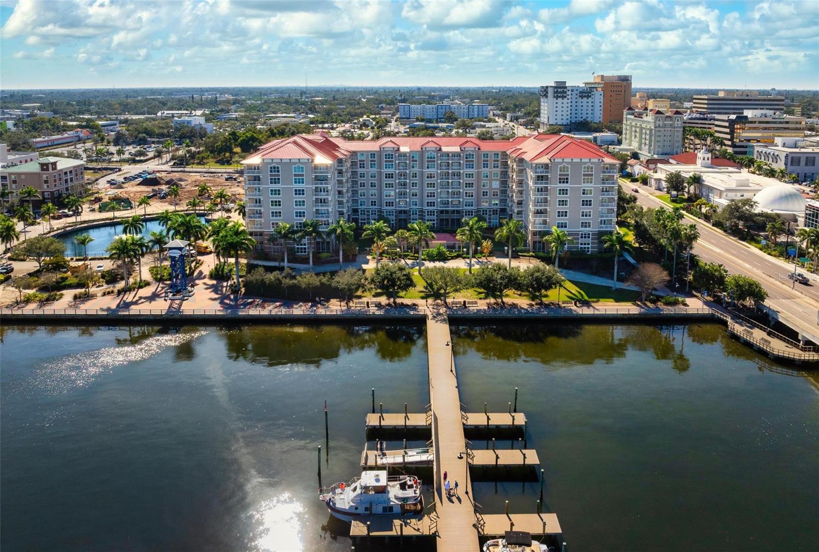 Image 3 of 42 For 808 3rd Avenue W 402