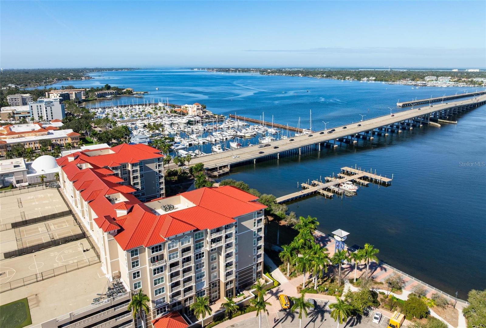 Image 4 of 42 For 808 3rd Avenue W 402