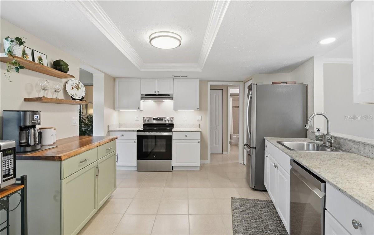 Image 15 of 39 For 3908 Center Gate Circle 27