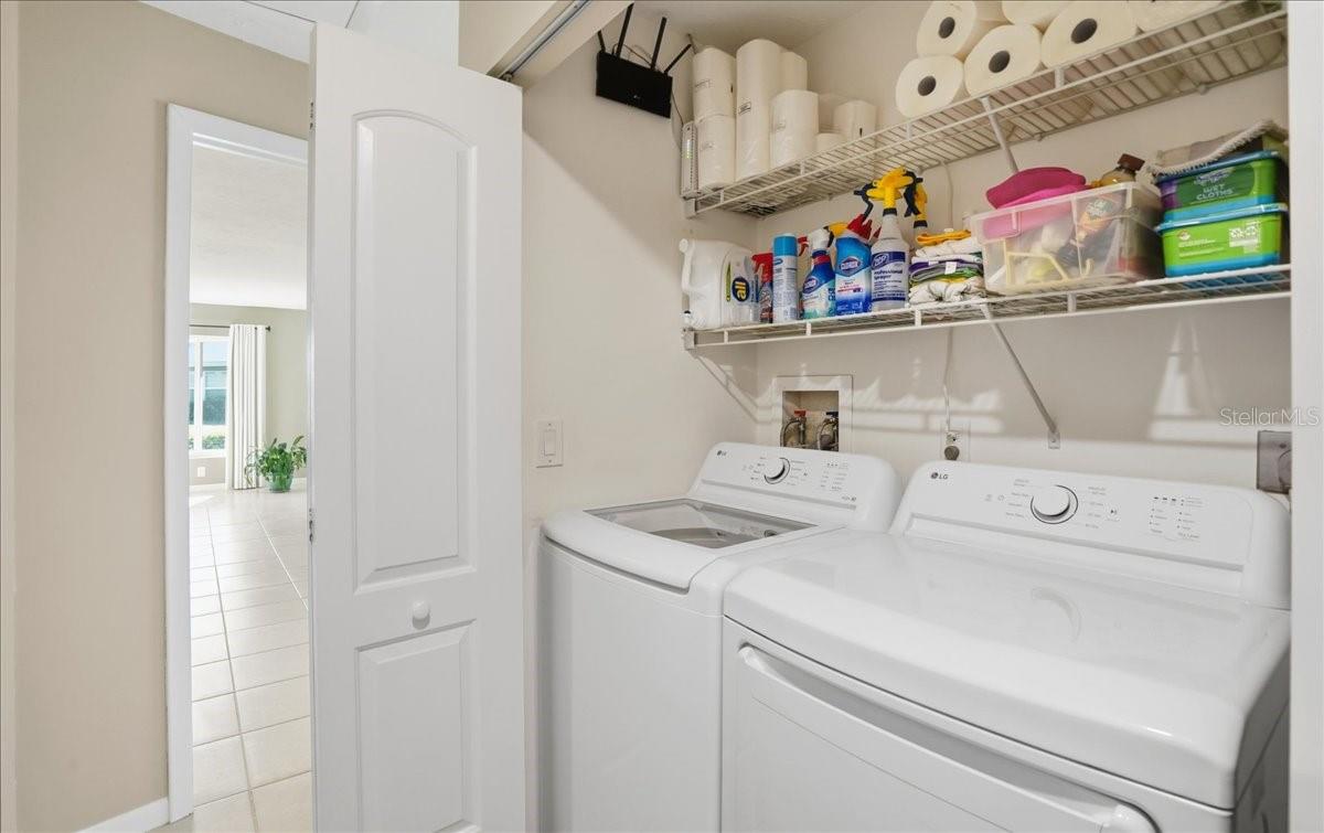 Image 33 of 39 For 3908 Center Gate Circle 27