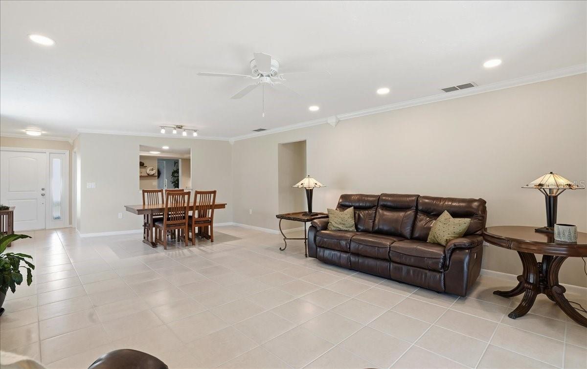 Image 6 of 39 For 3908 Center Gate Circle 27