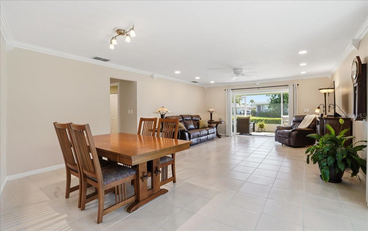 Image 8 of 39 For 3908 Center Gate Circle 27