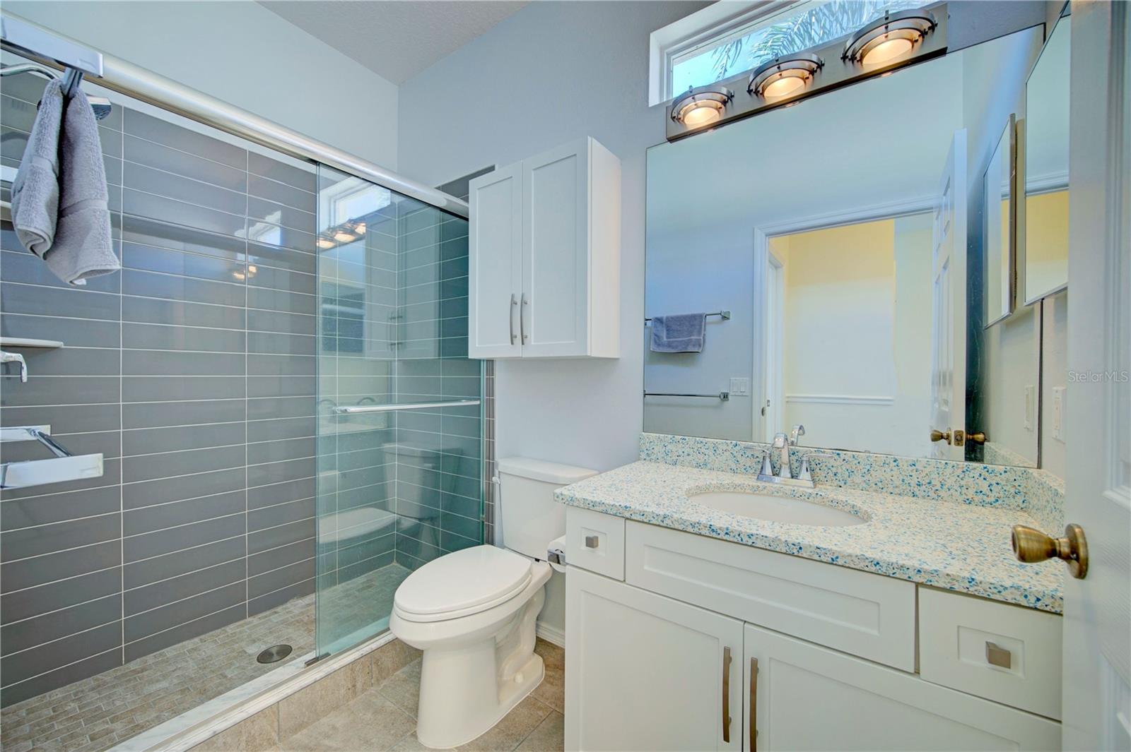 Image 23 of 69 For 3912 4th Avenue Ne