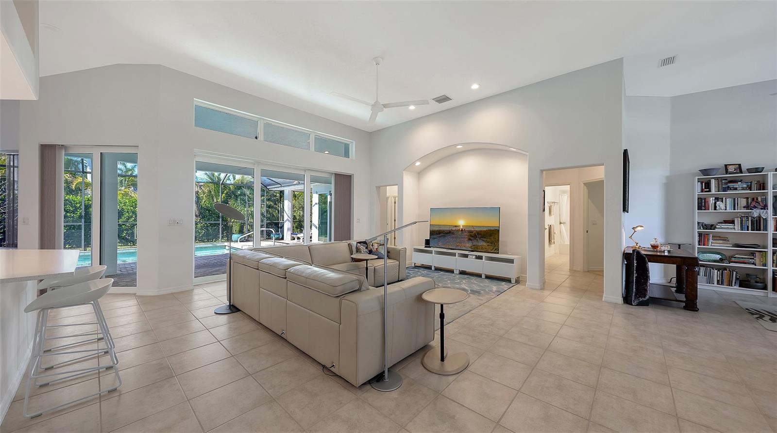 Image 7 of 42 For 4704 Sweetmeadow Circle