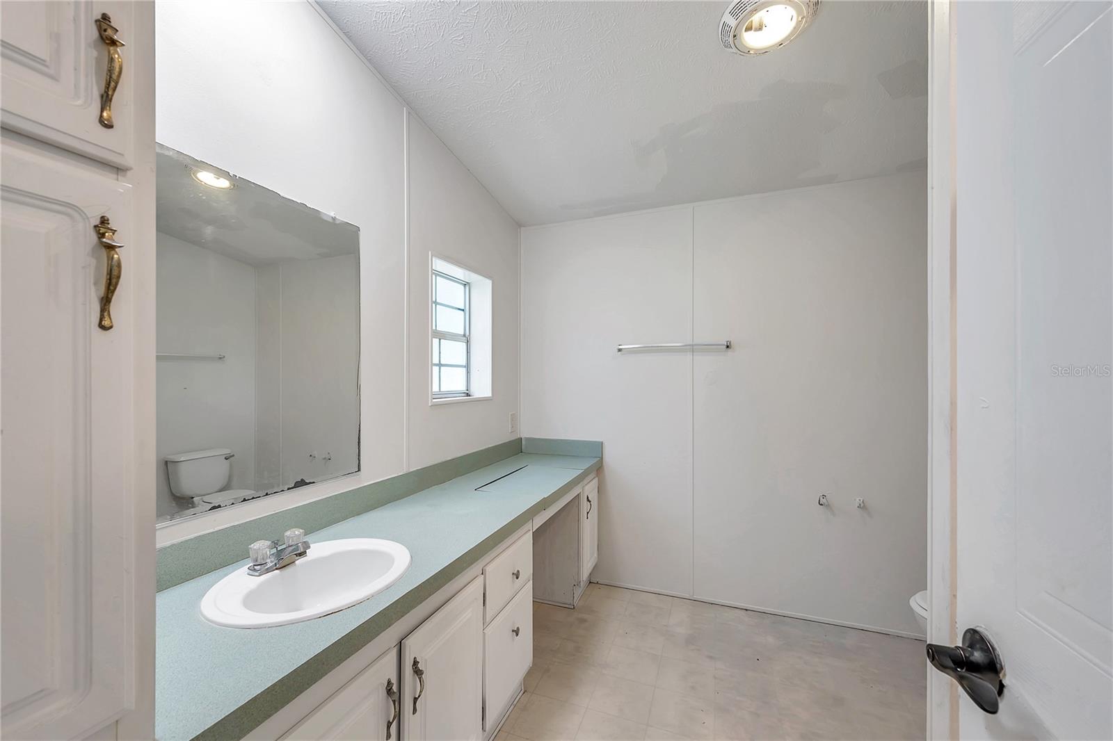 Image 90 of 100 For 7405 Williams Road