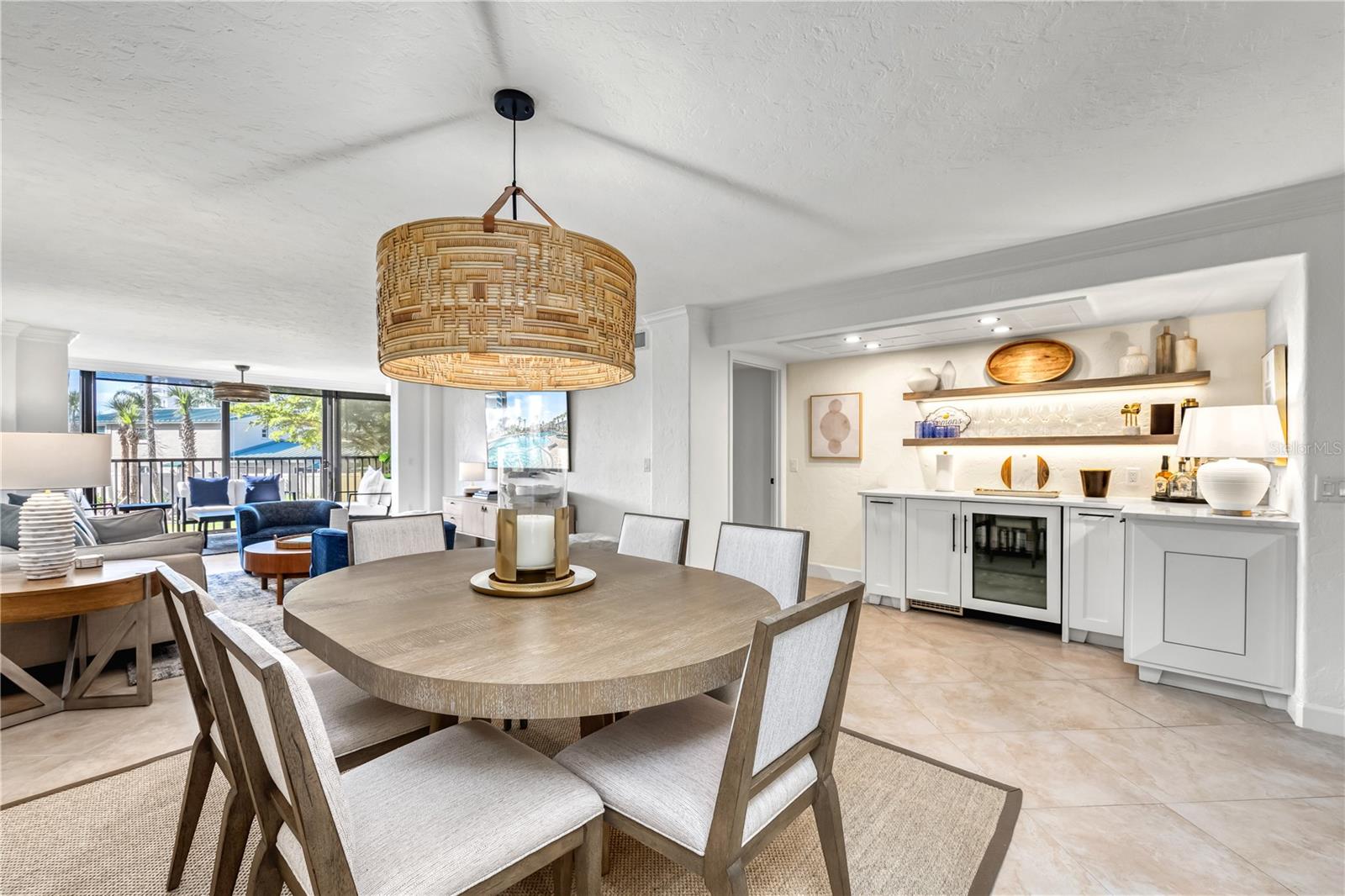 Image 14 of 75 For 5880 Midnight Pass Road 210