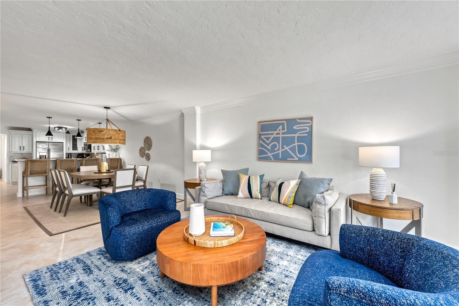 Image 18 of 75 For 5880 Midnight Pass Road 210