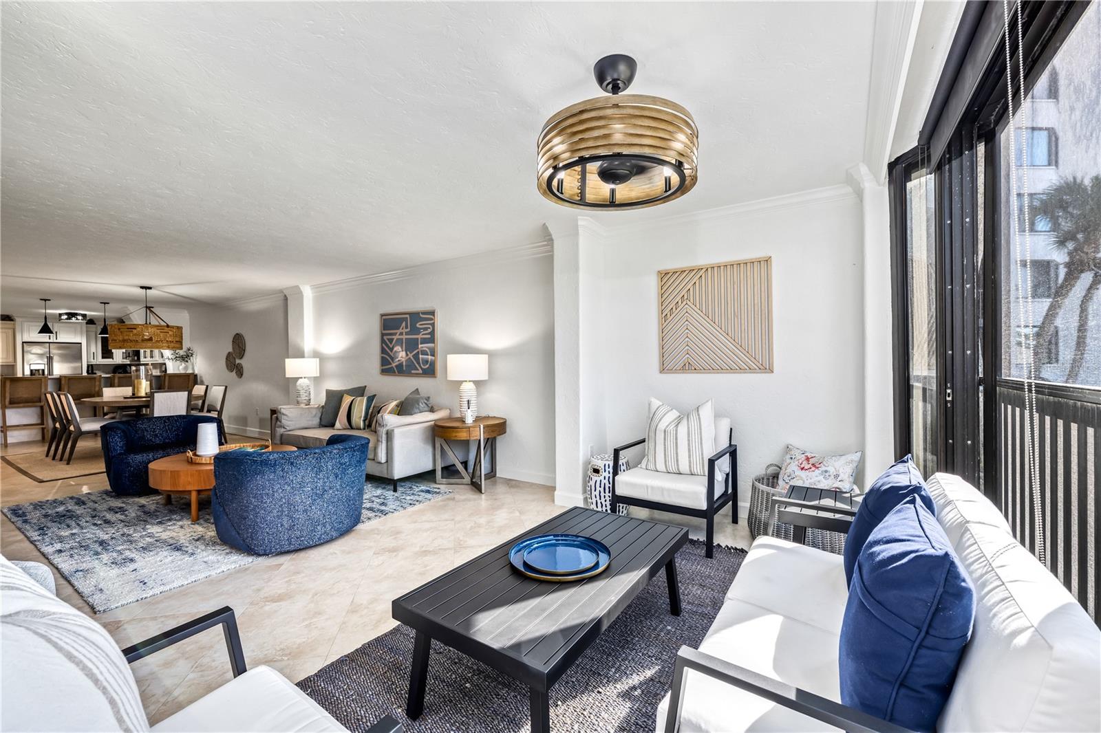 Image 21 of 75 For 5880 Midnight Pass Road 210