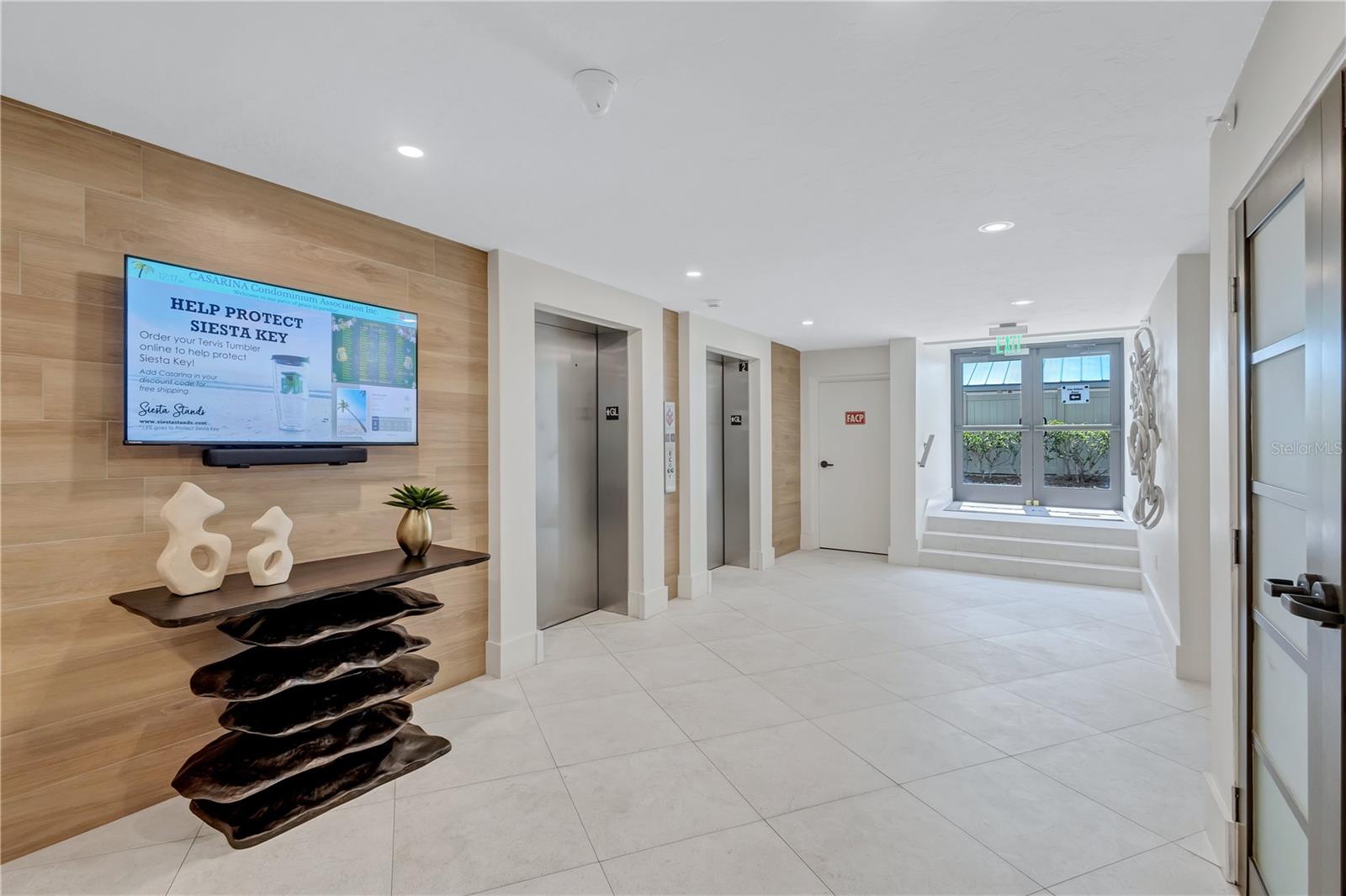 Image 48 of 75 For 5880 Midnight Pass Road 210