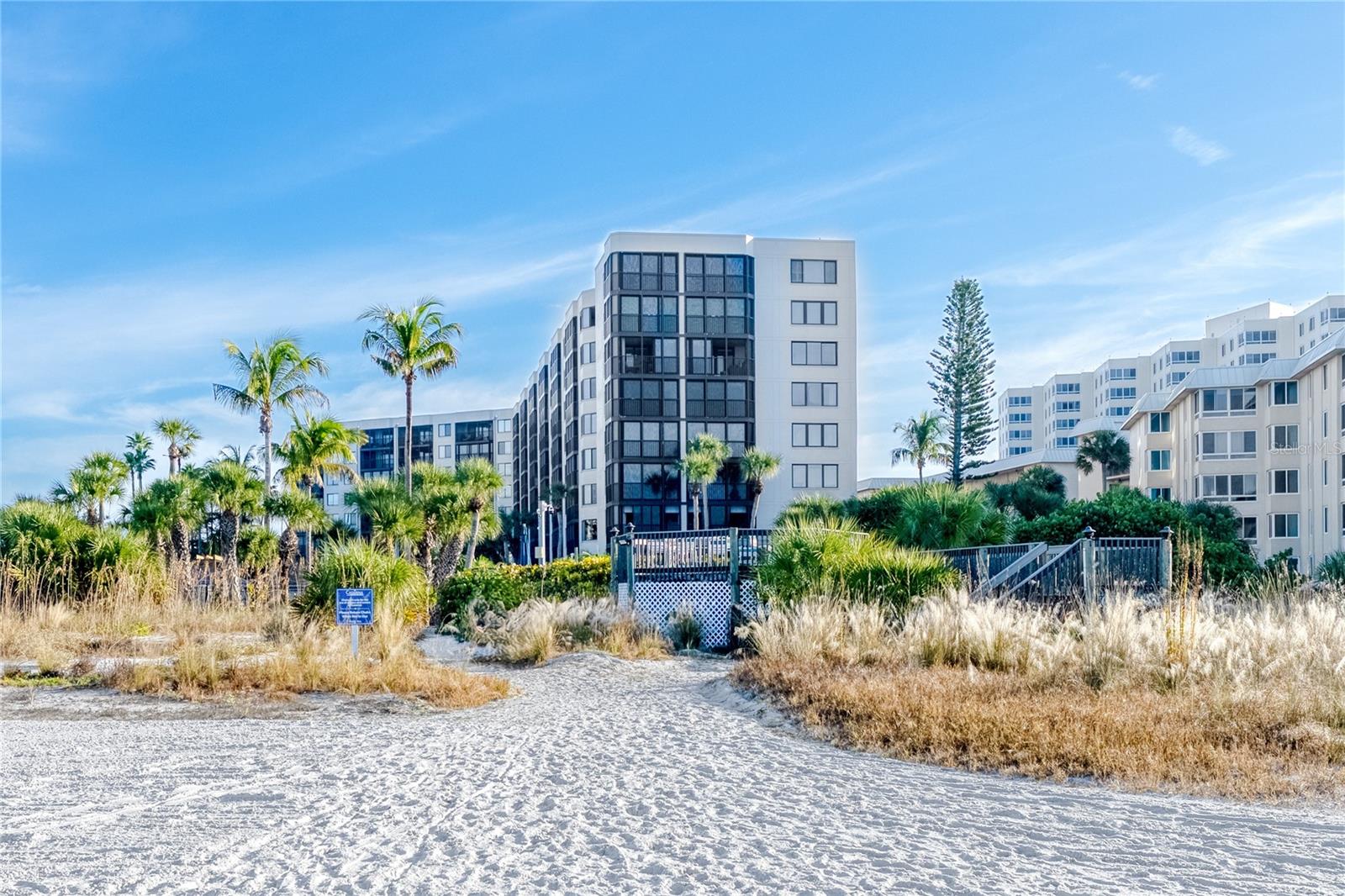 Image 60 of 75 For 5880 Midnight Pass Road 210