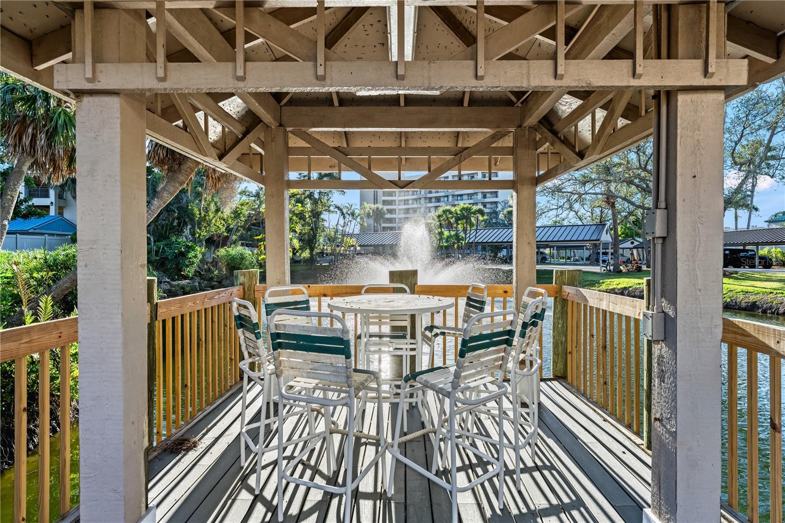 Image 63 of 75 For 5880 Midnight Pass Road 210