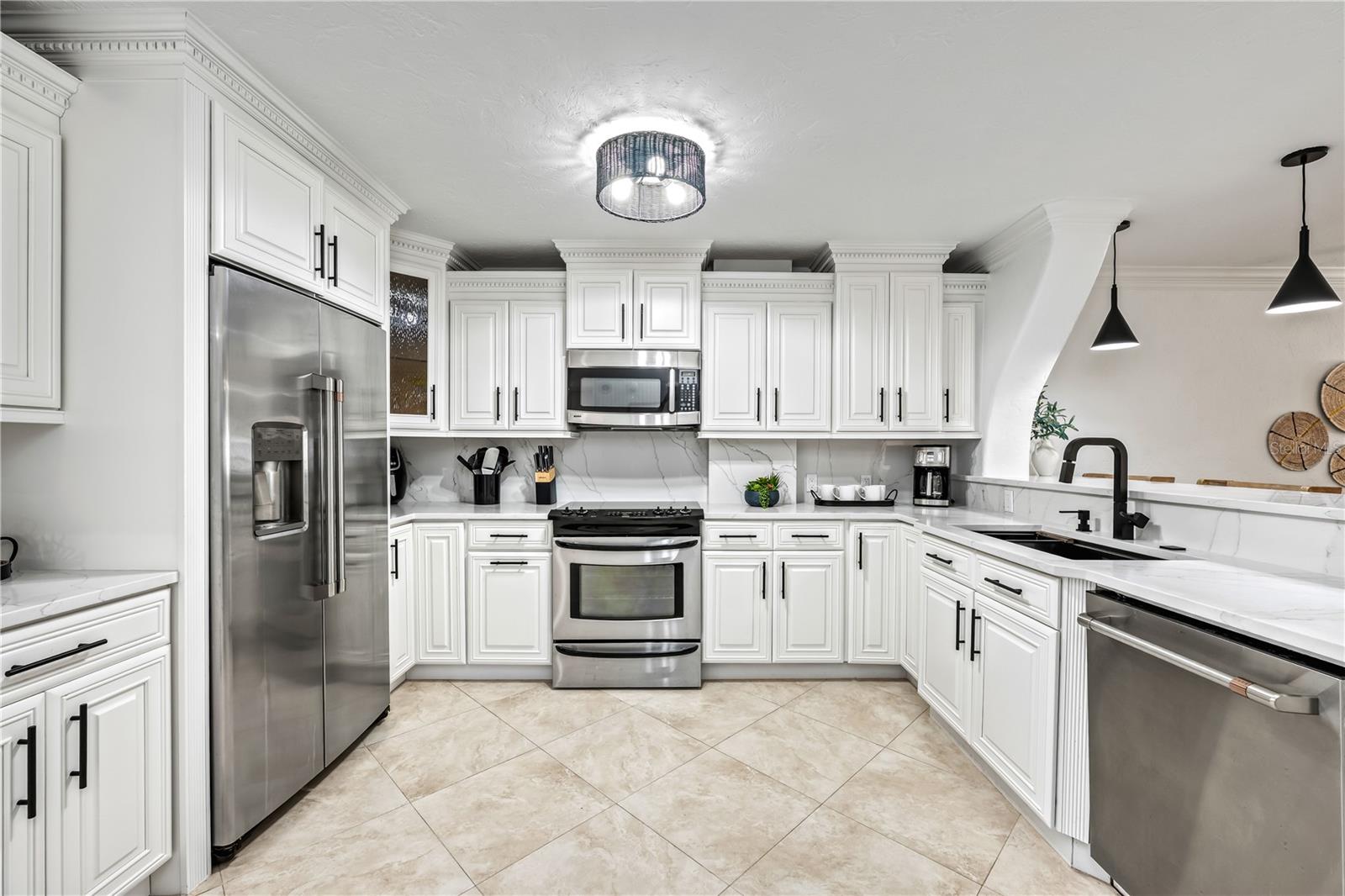 Image 8 of 75 For 5880 Midnight Pass Road 210