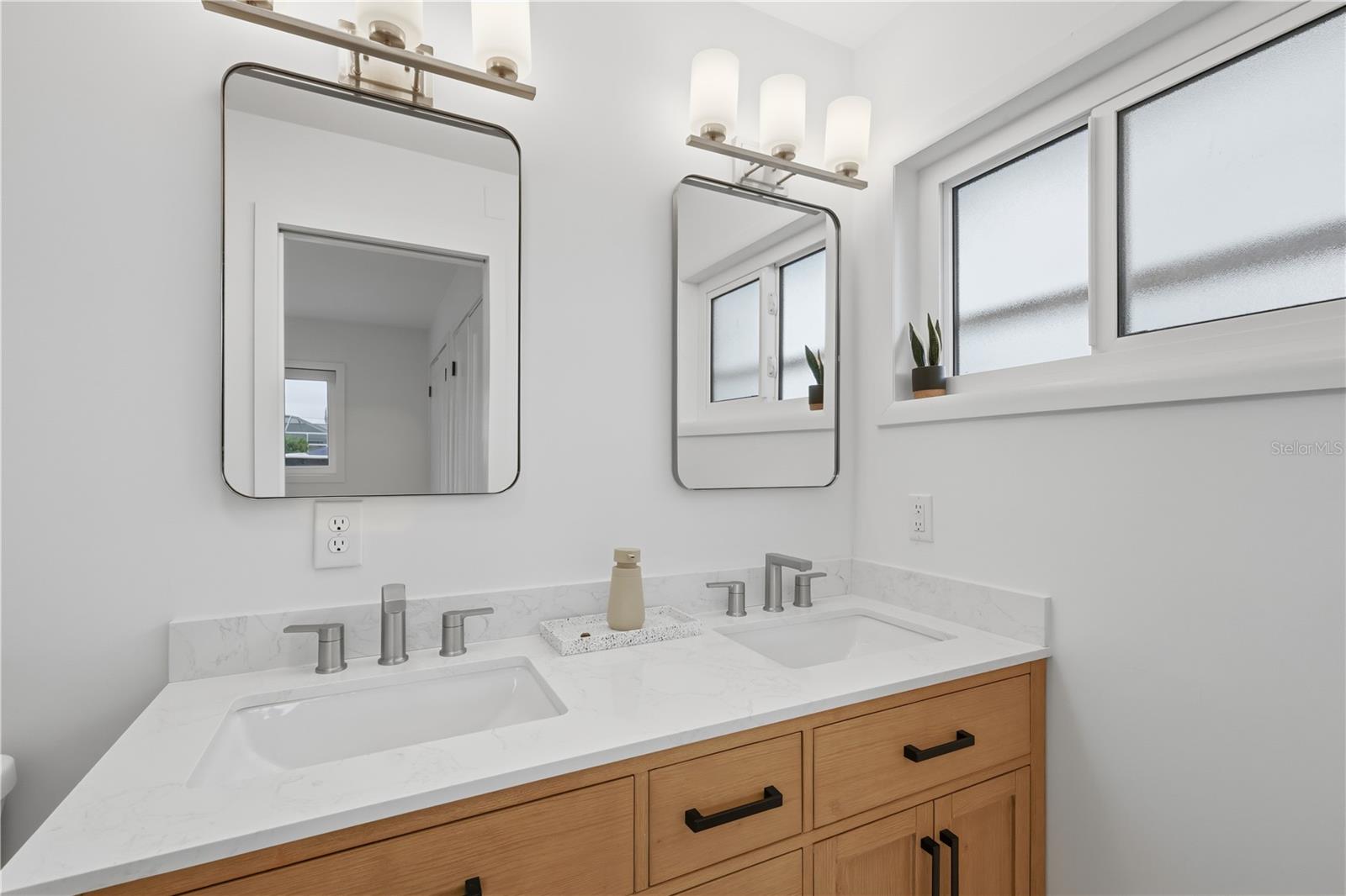 Image 16 of 38 For 509 Buena Vista Drive