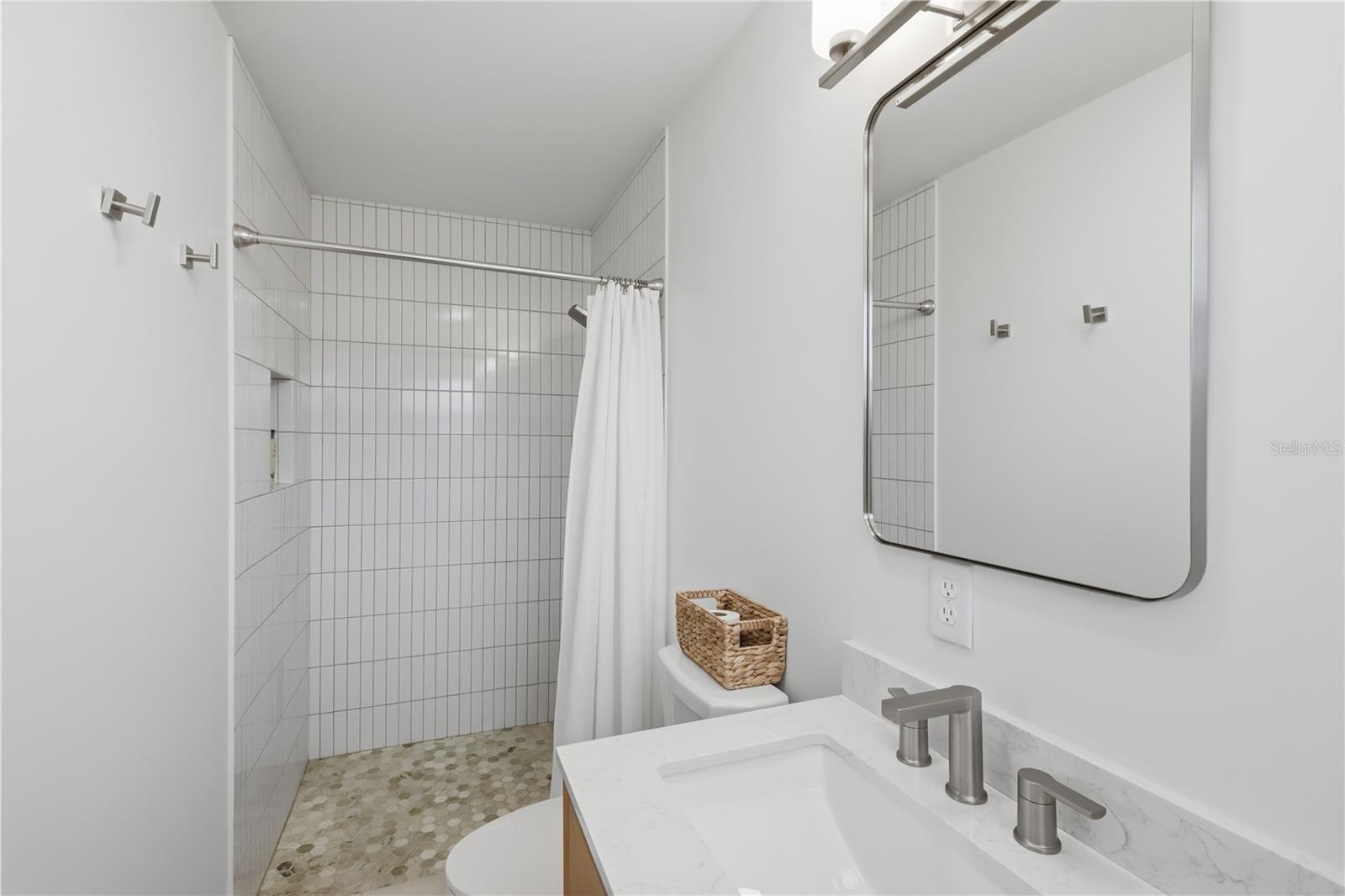 Image 21 of 38 For 509 Buena Vista Drive