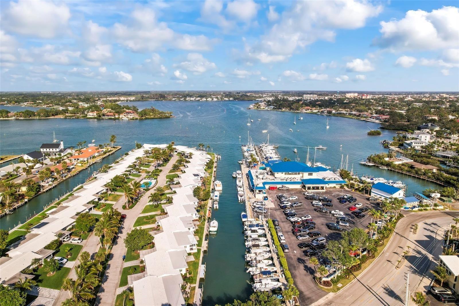 Image 20 of 26 For 1555 Tarpon Center Drive 135