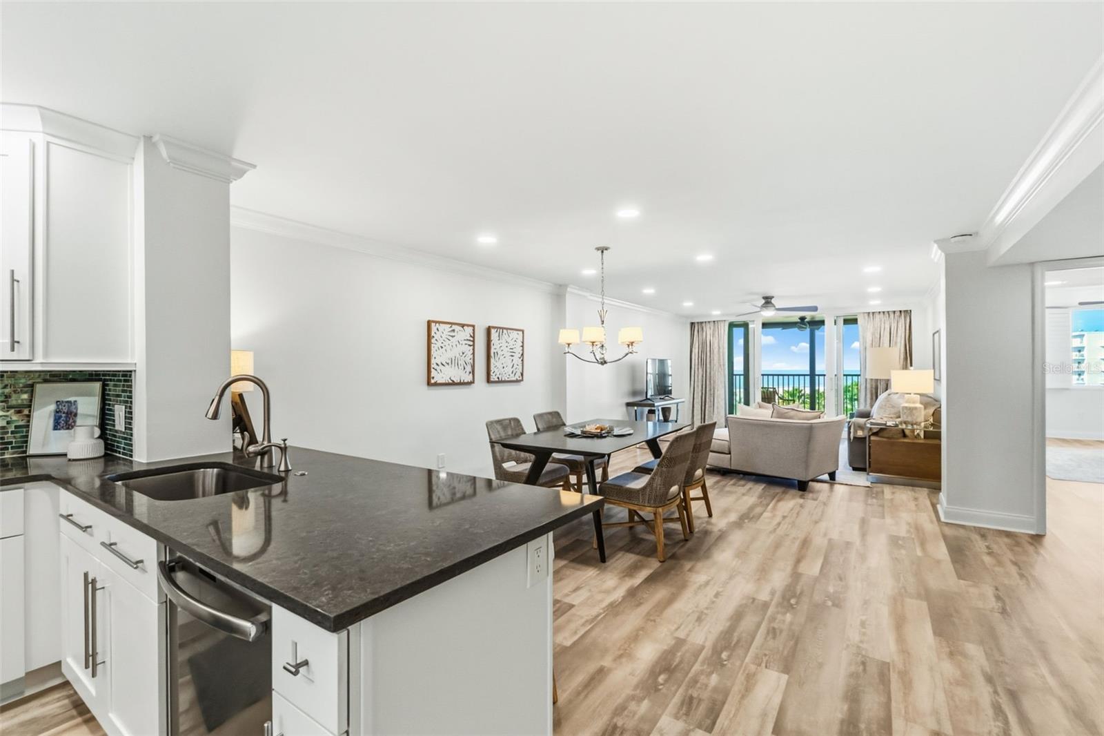 Image 12 of 52 For 5880 Midnight Pass Road 710