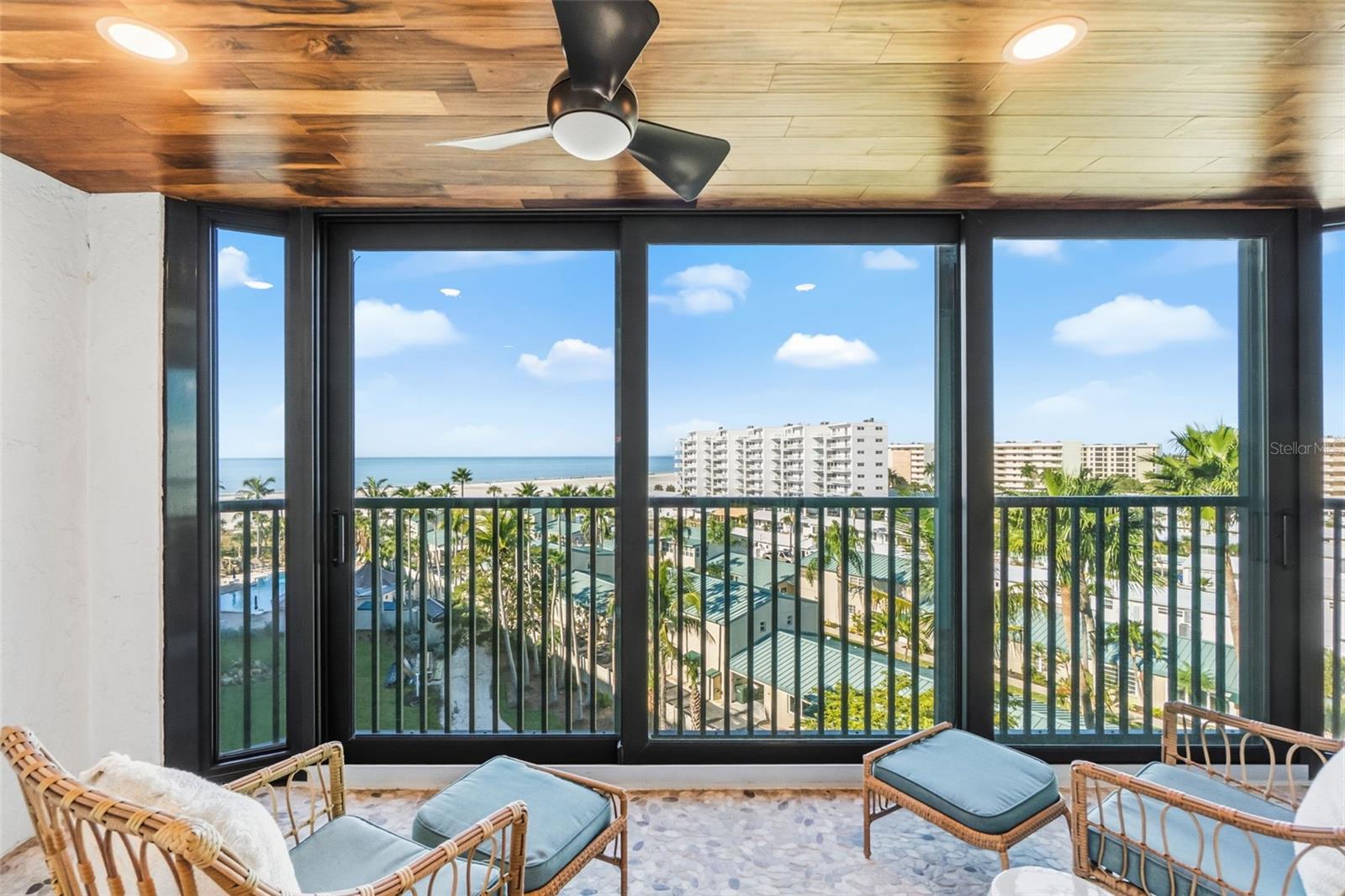 Image 31 of 52 For 5880 Midnight Pass Road 710