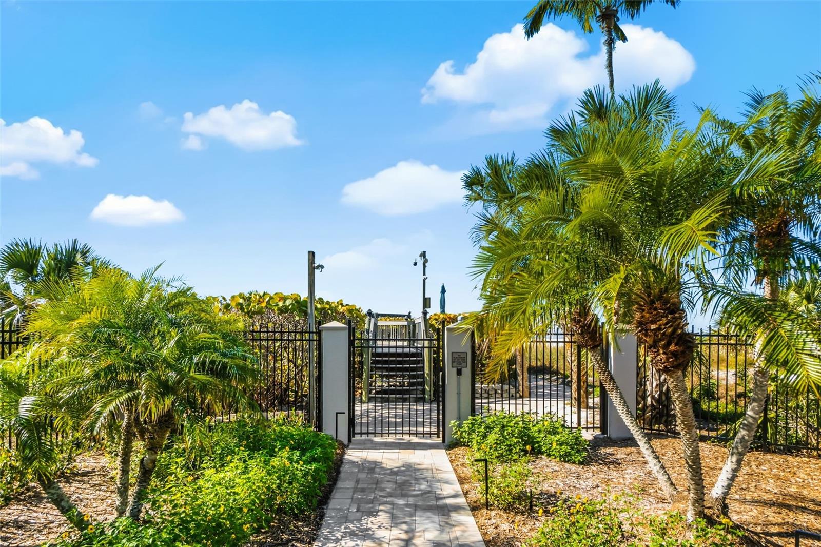 Image 38 of 52 For 5880 Midnight Pass Road 710