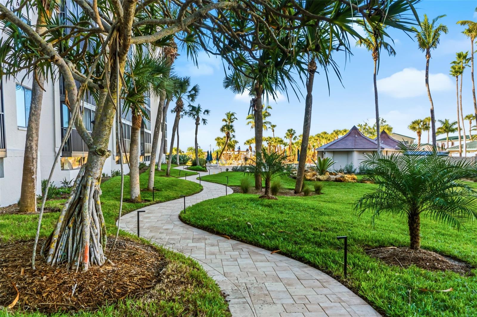 Image 48 of 52 For 5880 Midnight Pass Road 710