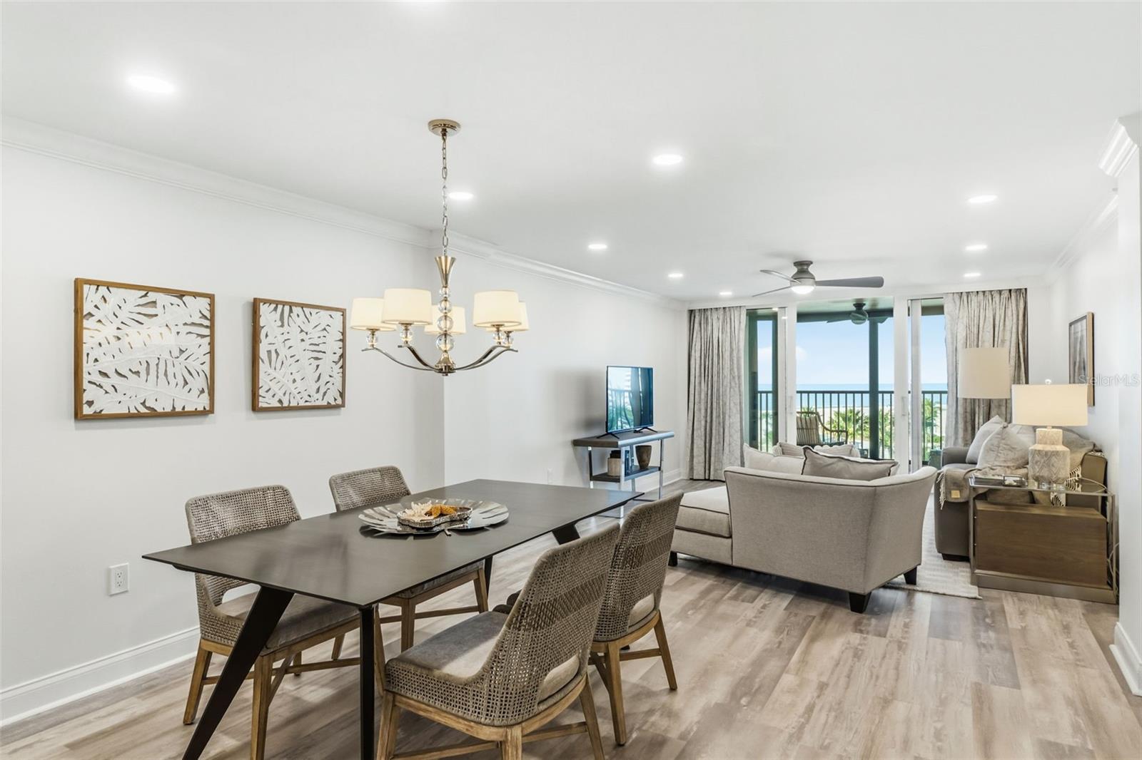 Image 5 of 52 For 5880 Midnight Pass Road 710