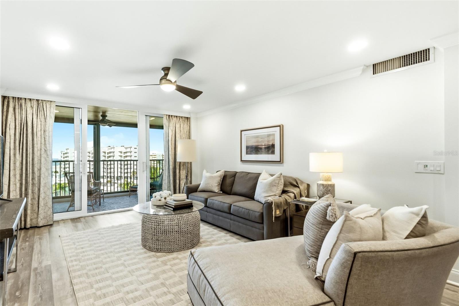 Image 6 of 52 For 5880 Midnight Pass Road 710