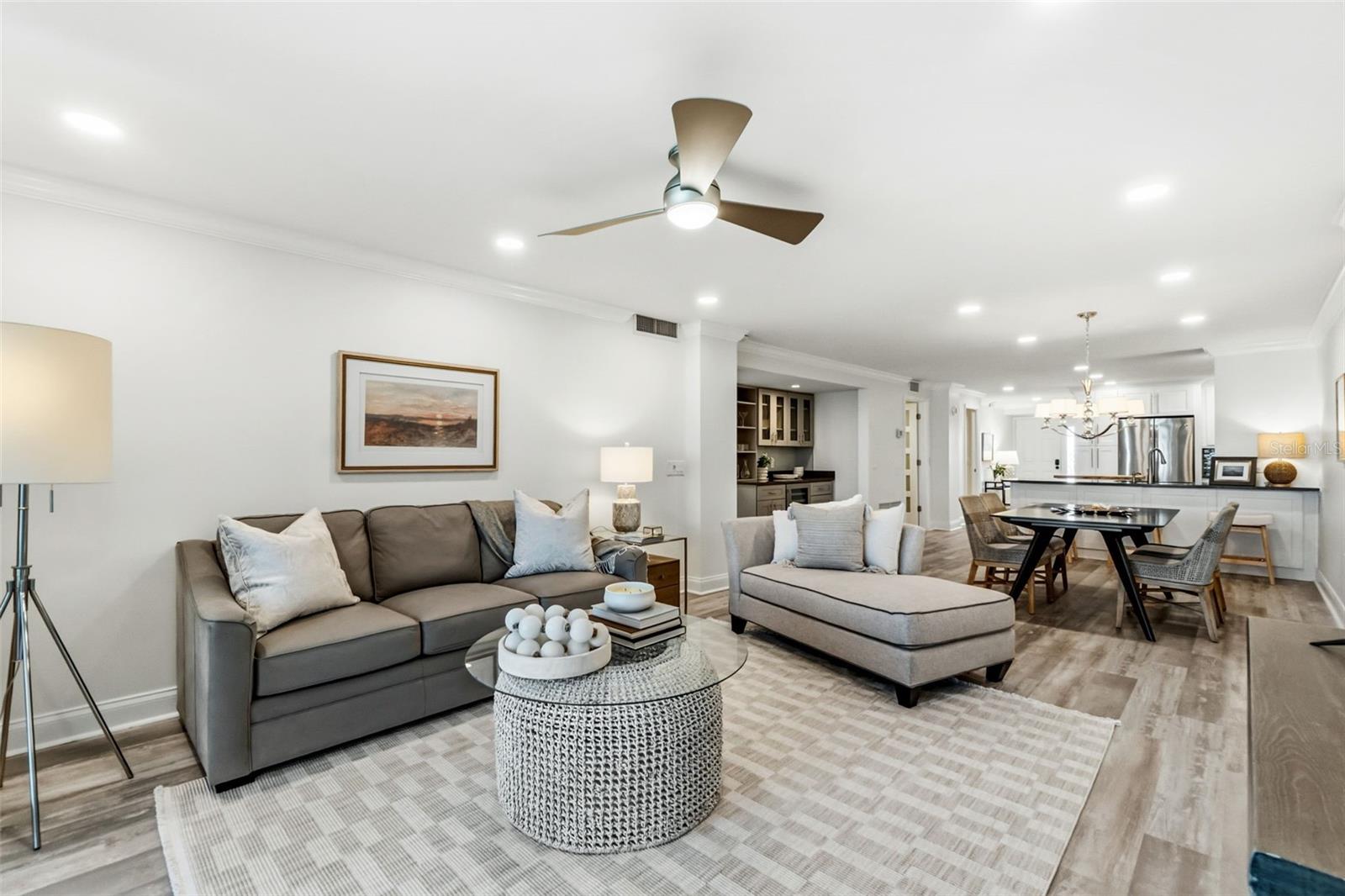 Image 8 of 52 For 5880 Midnight Pass Road 710