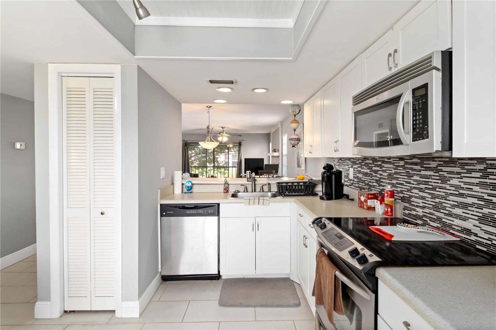 Image 15 of 47 For 118 Lakeview Way  118