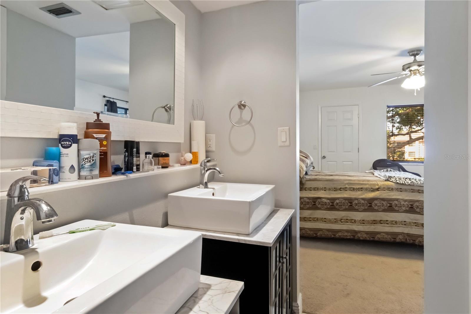 Image 21 of 47 For 118 Lakeview Way  118