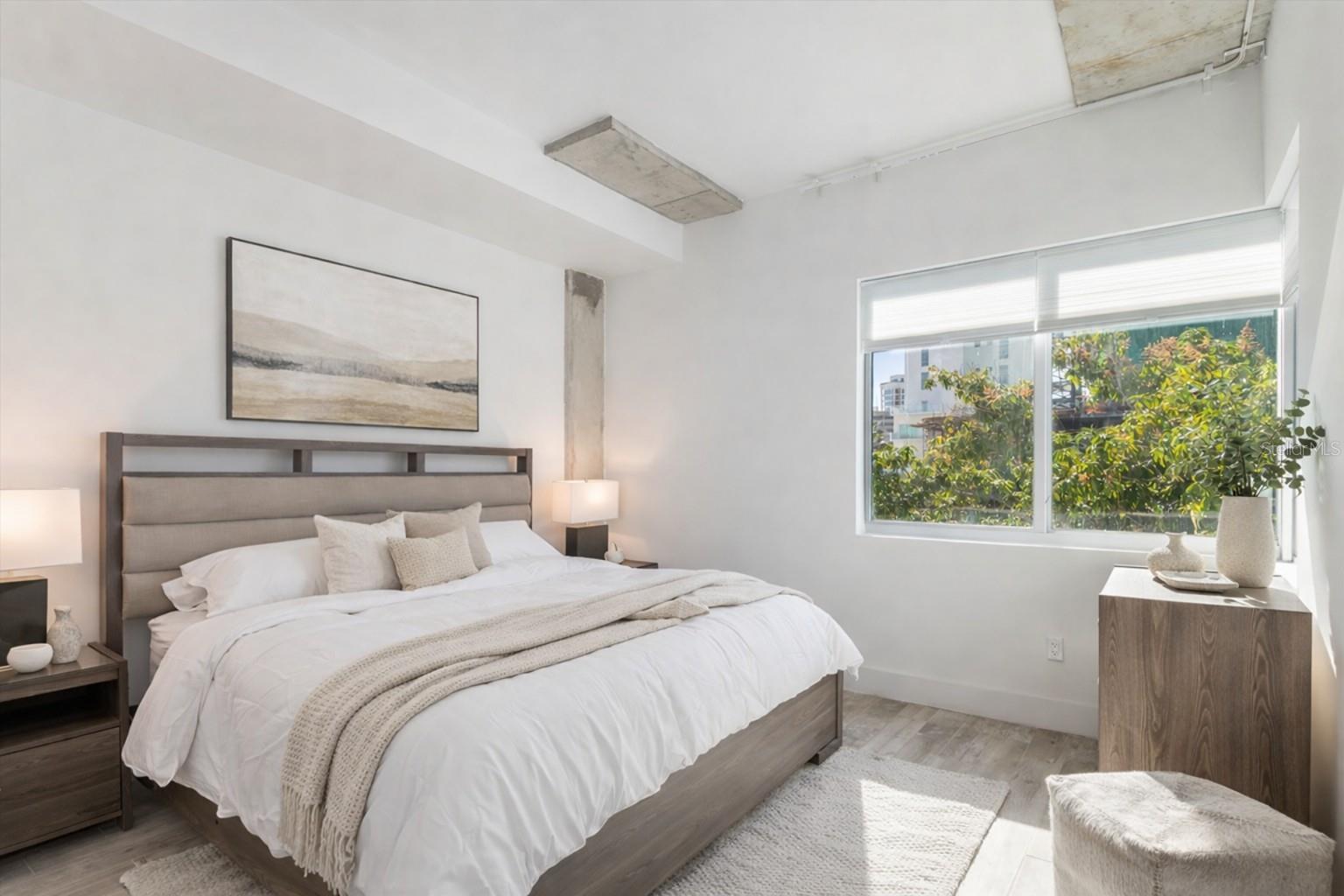 Image 13 of 35 For 332 Cocoanut Avenue 411