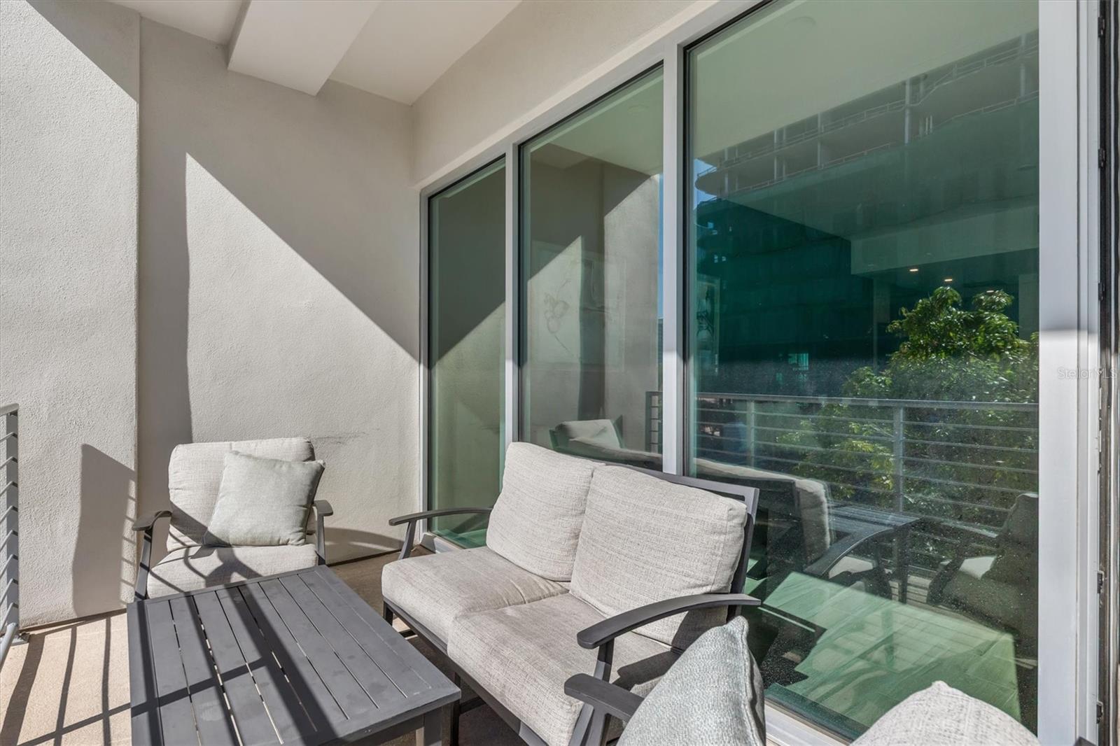 Image 21 of 35 For 332 Cocoanut Avenue 411