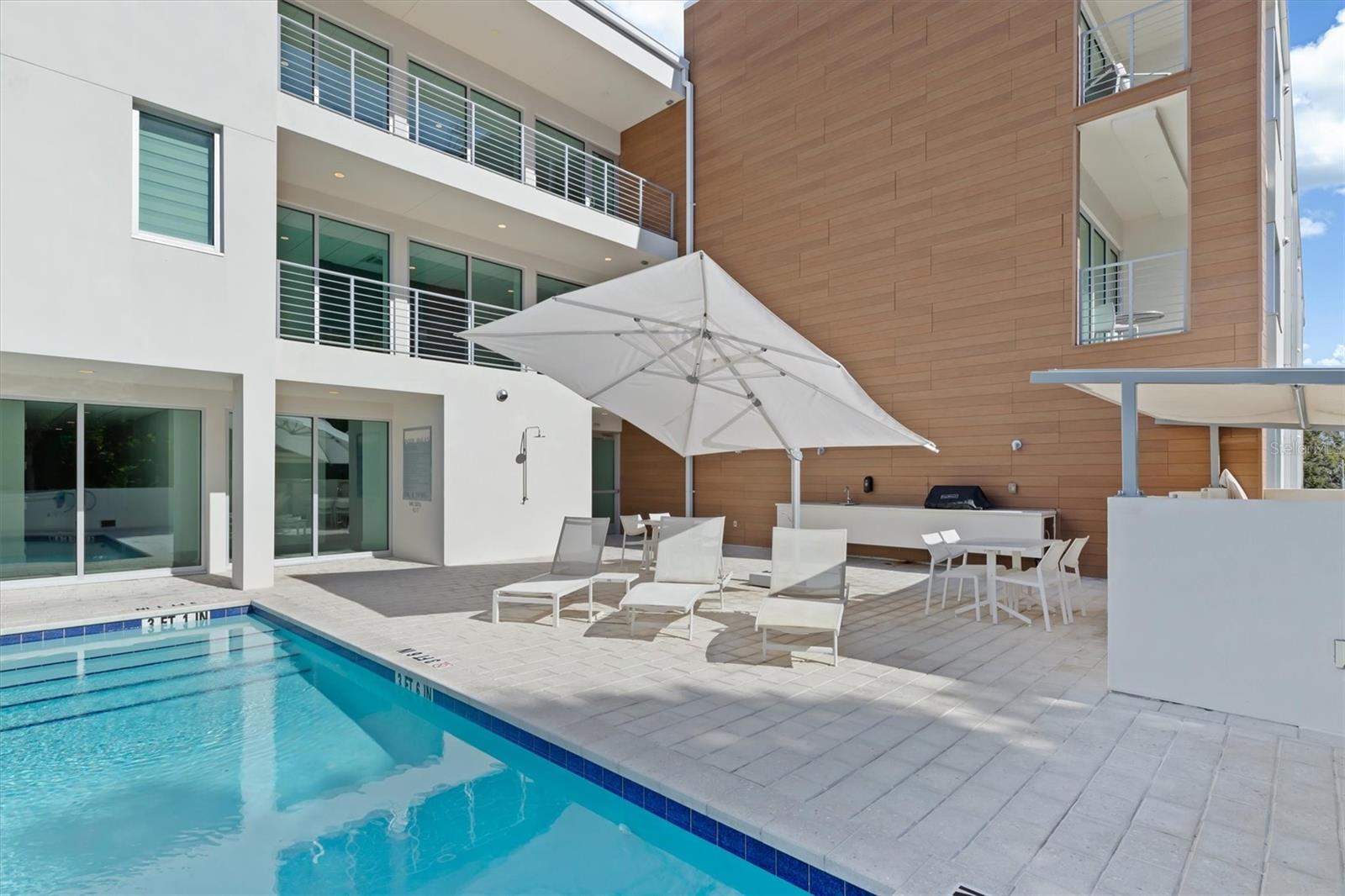 Image 28 of 35 For 332 Cocoanut Avenue 411