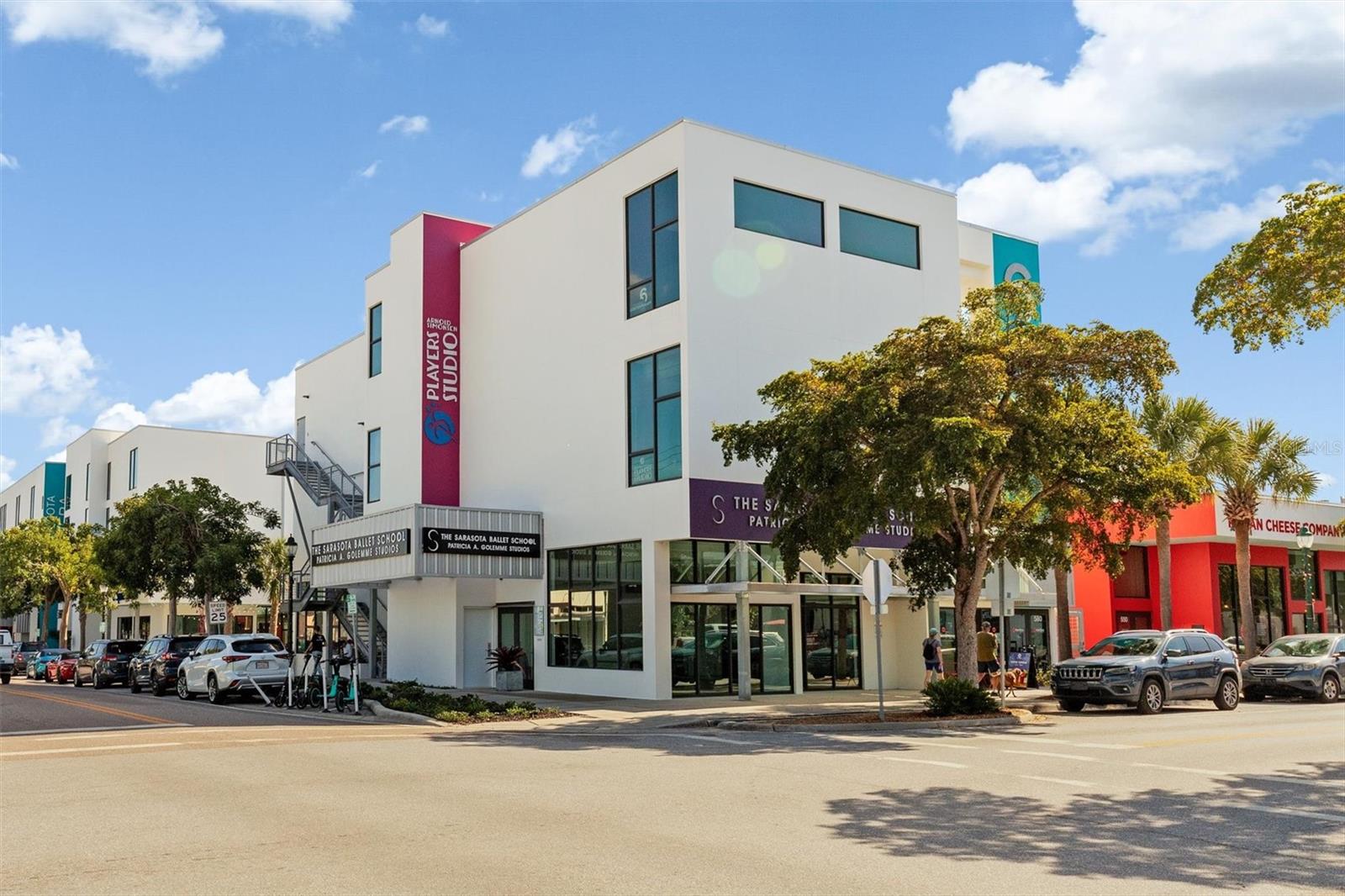 Image 32 of 35 For 332 Cocoanut Avenue 411