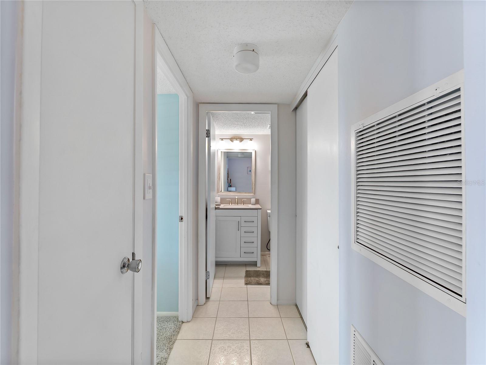 Image 17 of 39 For 3404 Lake Bayshore Drive 315