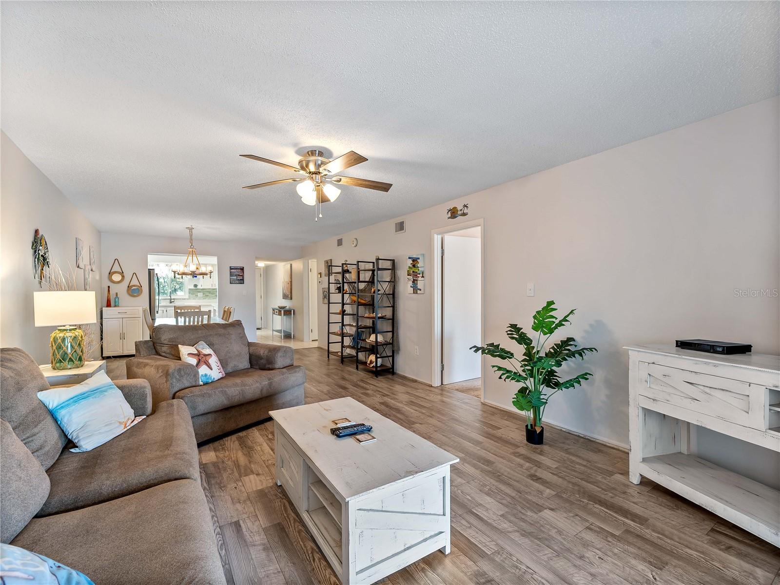 Image 4 of 39 For 3404 Lake Bayshore Drive 315