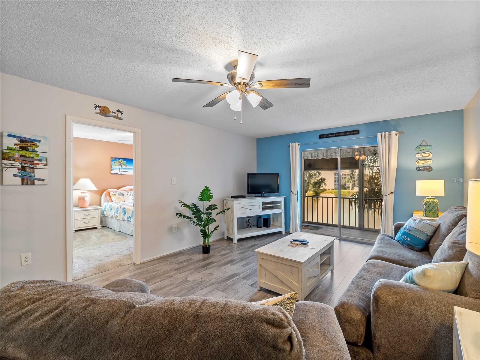 Image 6 of 39 For 3404 Lake Bayshore Drive 315