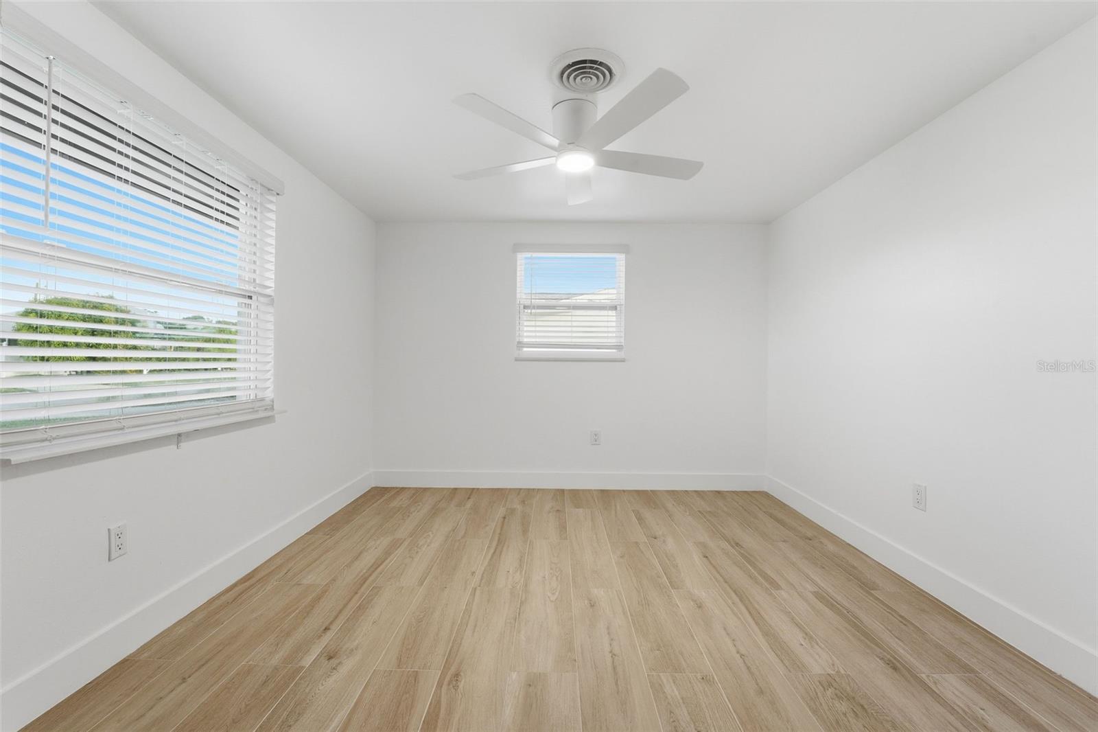 Image 13 of 26 For 121 Sandhurst Drive