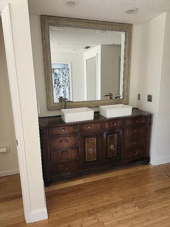 Image 15 of 26 For 8432 Palm Lakes Court