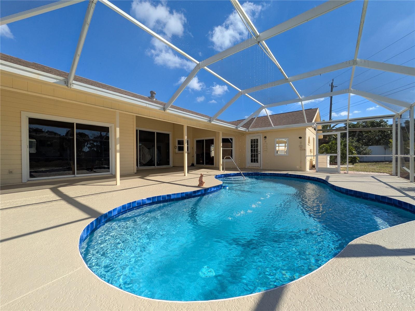 Image 20 of 26 For 8432 Palm Lakes Court