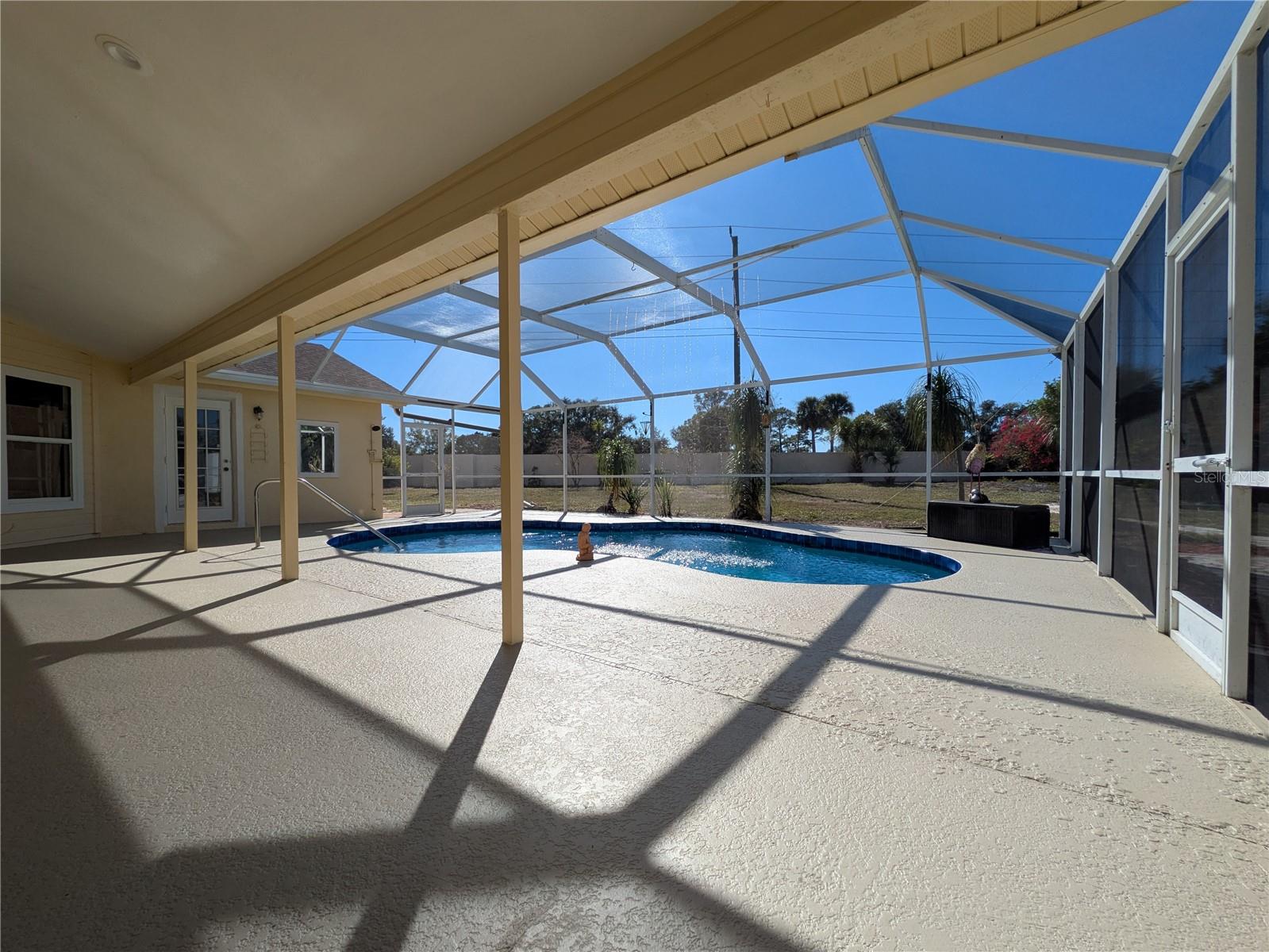 Image 21 of 26 For 8432 Palm Lakes Court