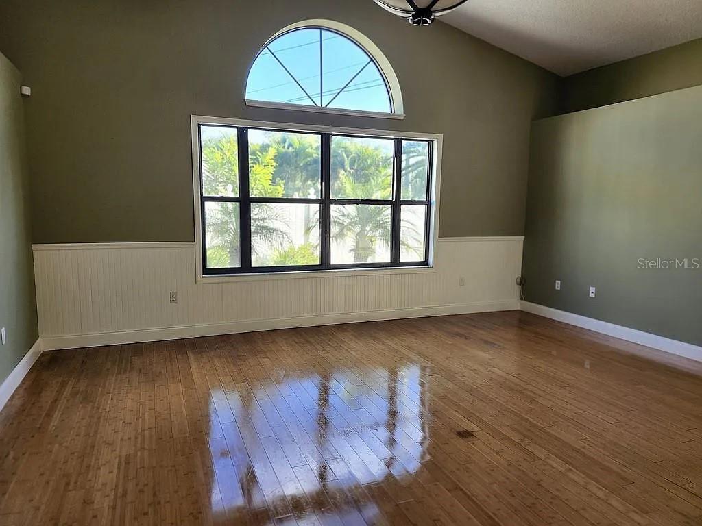 Image 4 of 26 For 8432 Palm Lakes Court