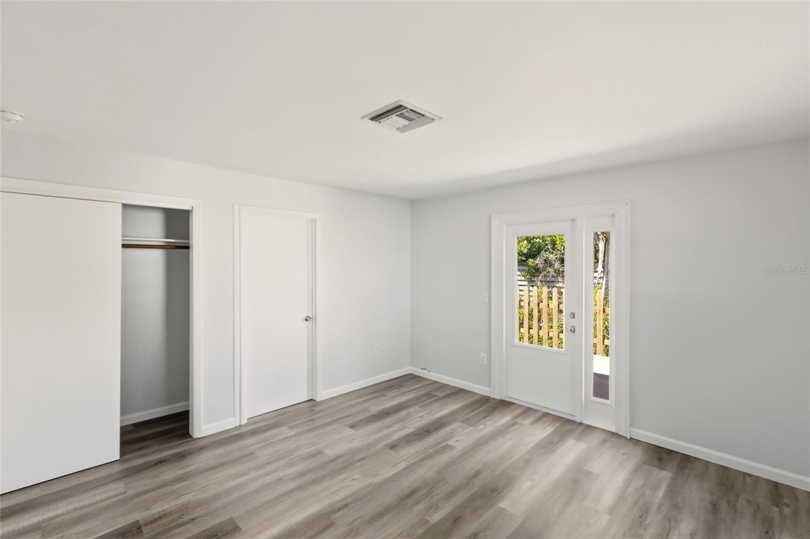 Image 12 of 31 For 6226 Camphor Avenue