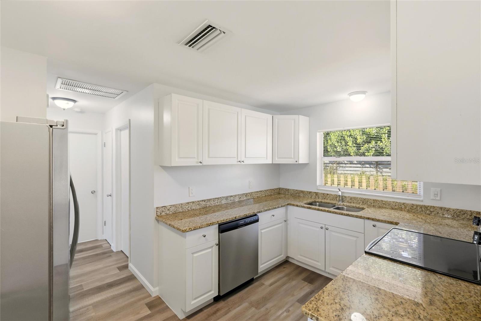 Image 7 of 31 For 6226 Camphor Avenue