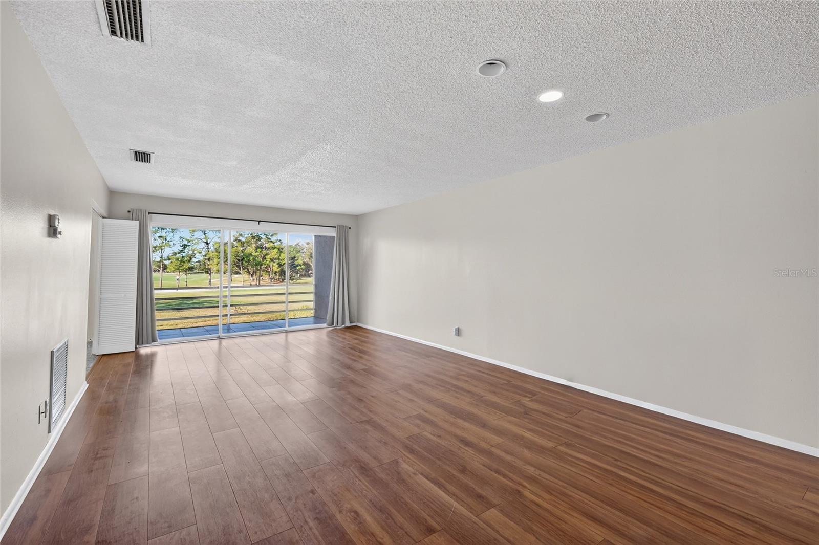 Image 8 of 41 For 7880 Palm Aire Lane 205