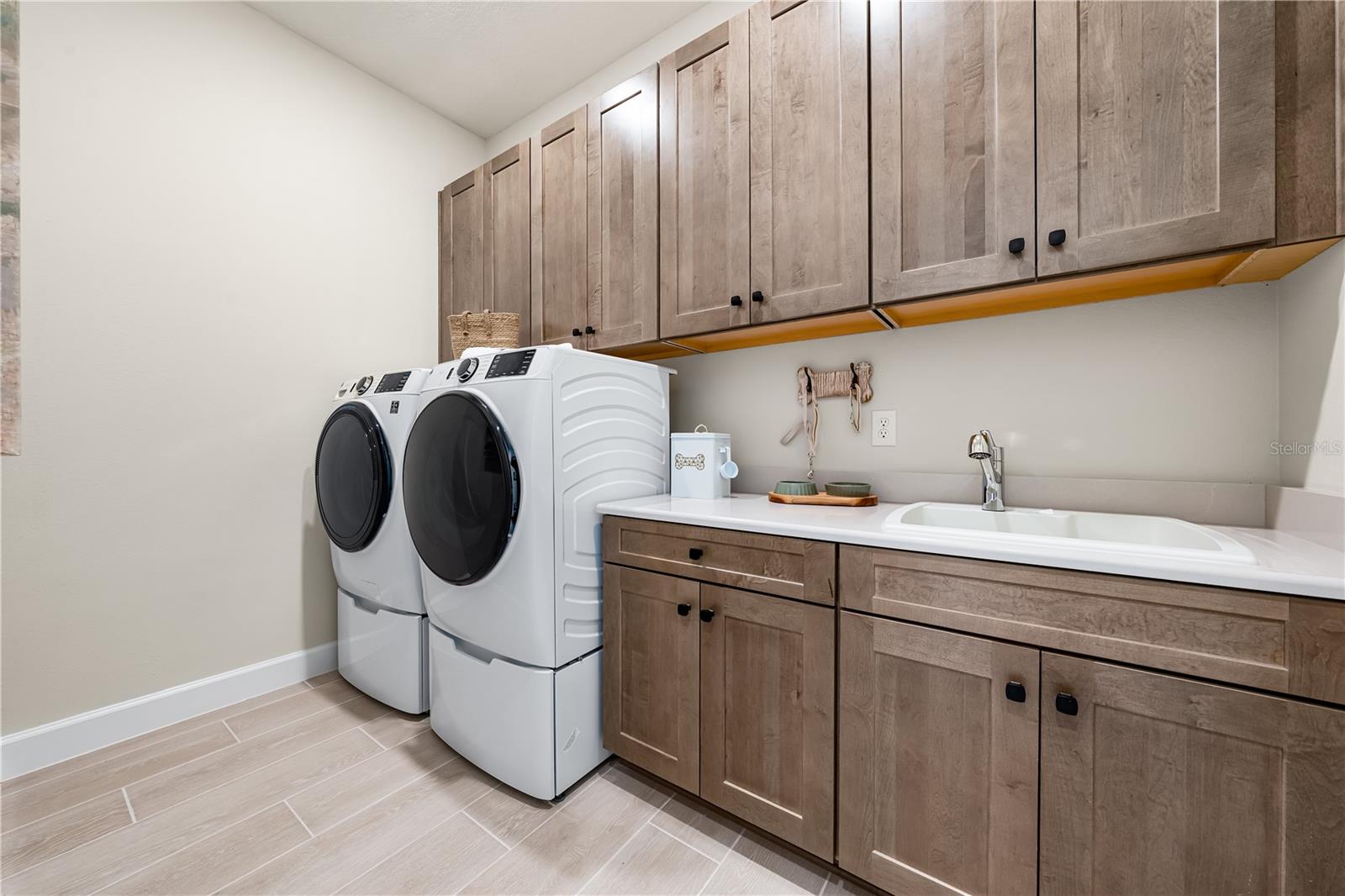 Image 47 of 70 For 7657 Moonbeam Avenue