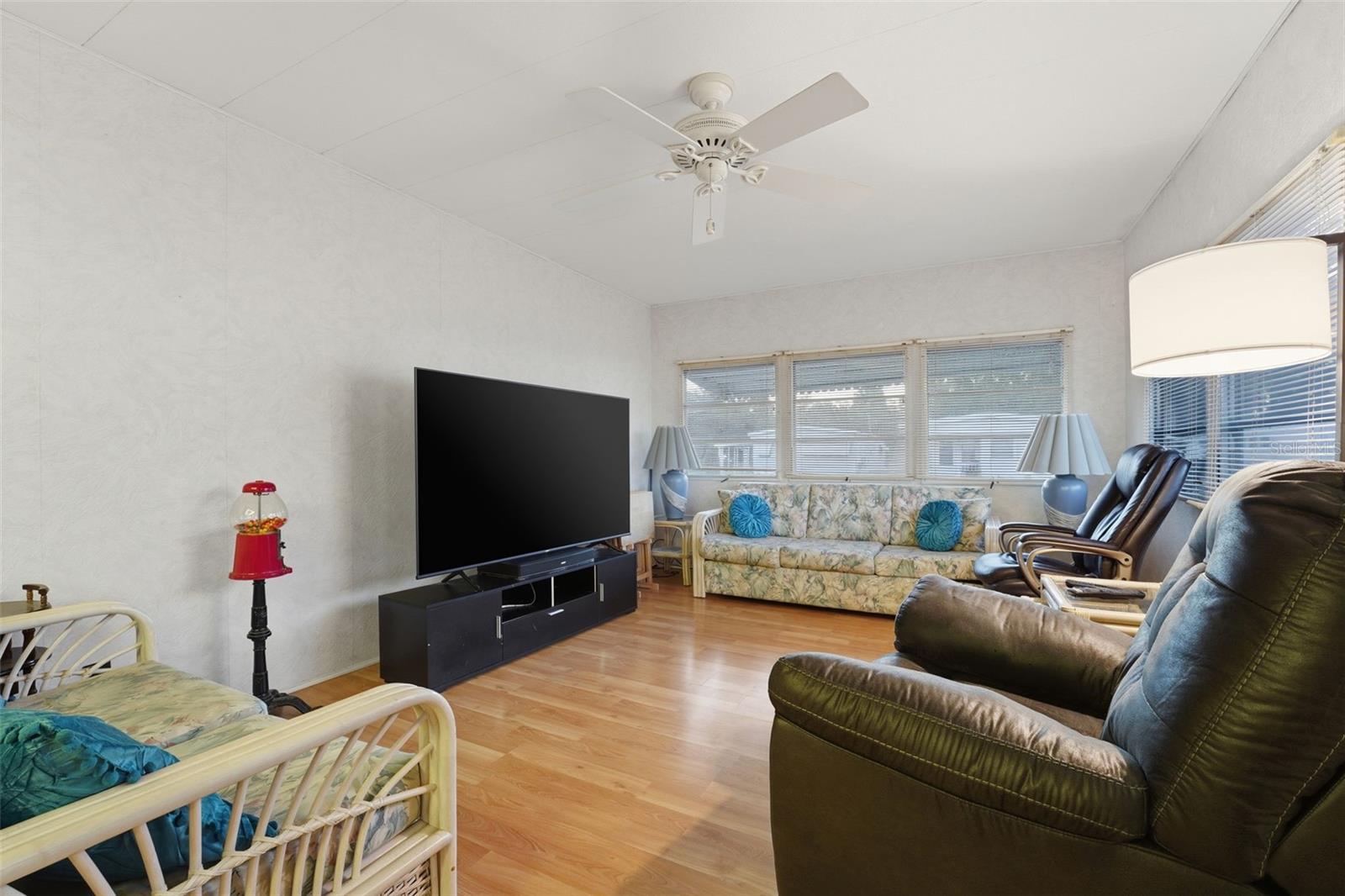 Image 10 of 23 For 4850 Brae Burn Avenue