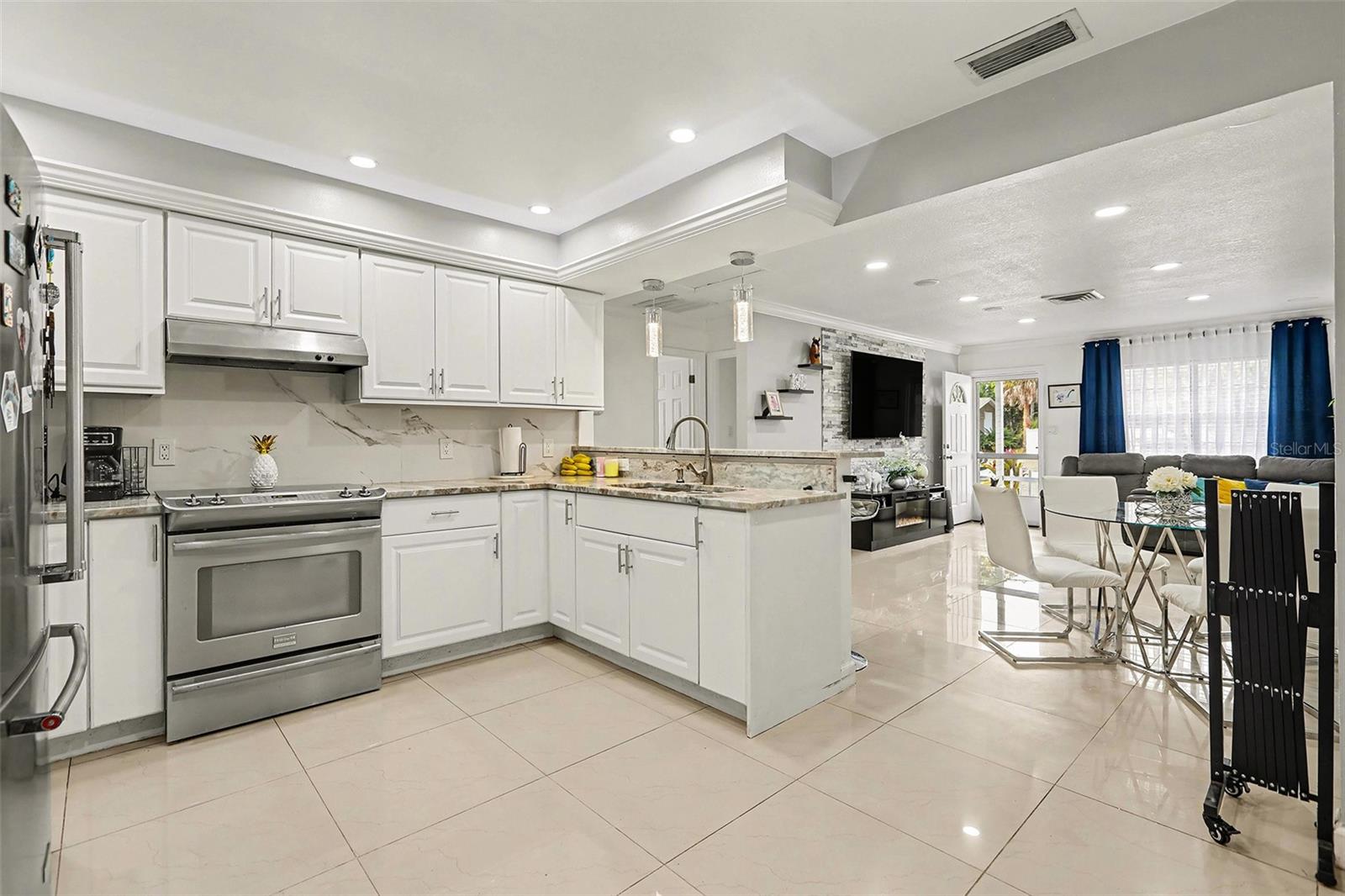 Image 10 of 30 For 4703 33rd Street W