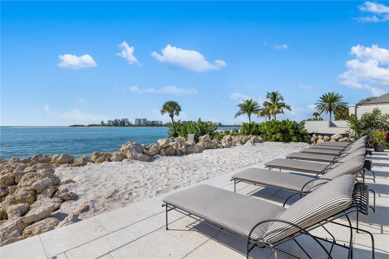 Image 17 of 99 For 4046 Higel Ave Road