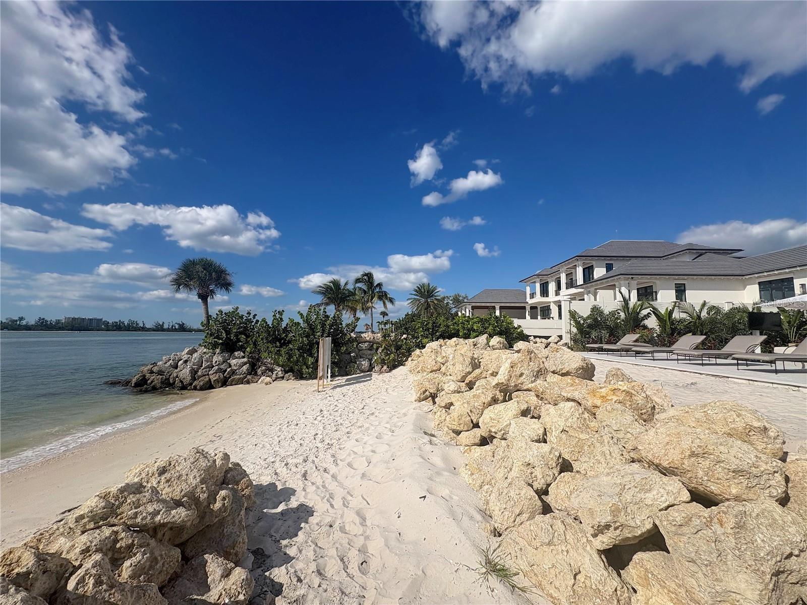 Image 19 of 99 For 4046 Higel Ave Road