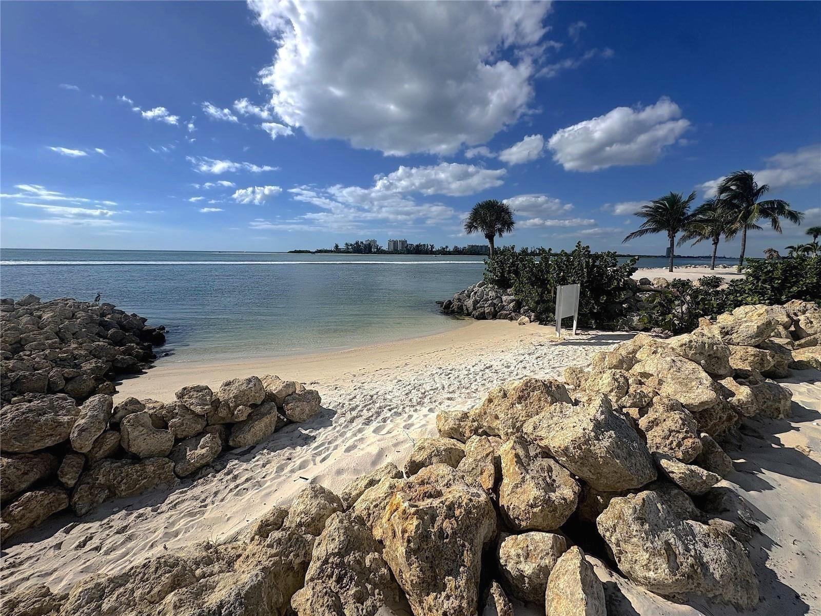 Image 20 of 99 For 4046 Higel Ave Road