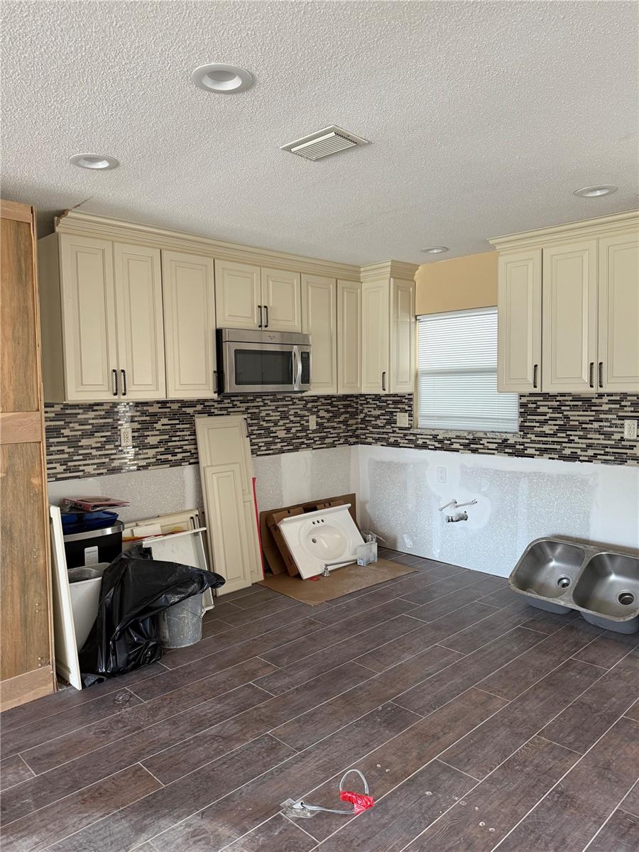 Image 9 of 20 For 614 Fair Winds Drive 614